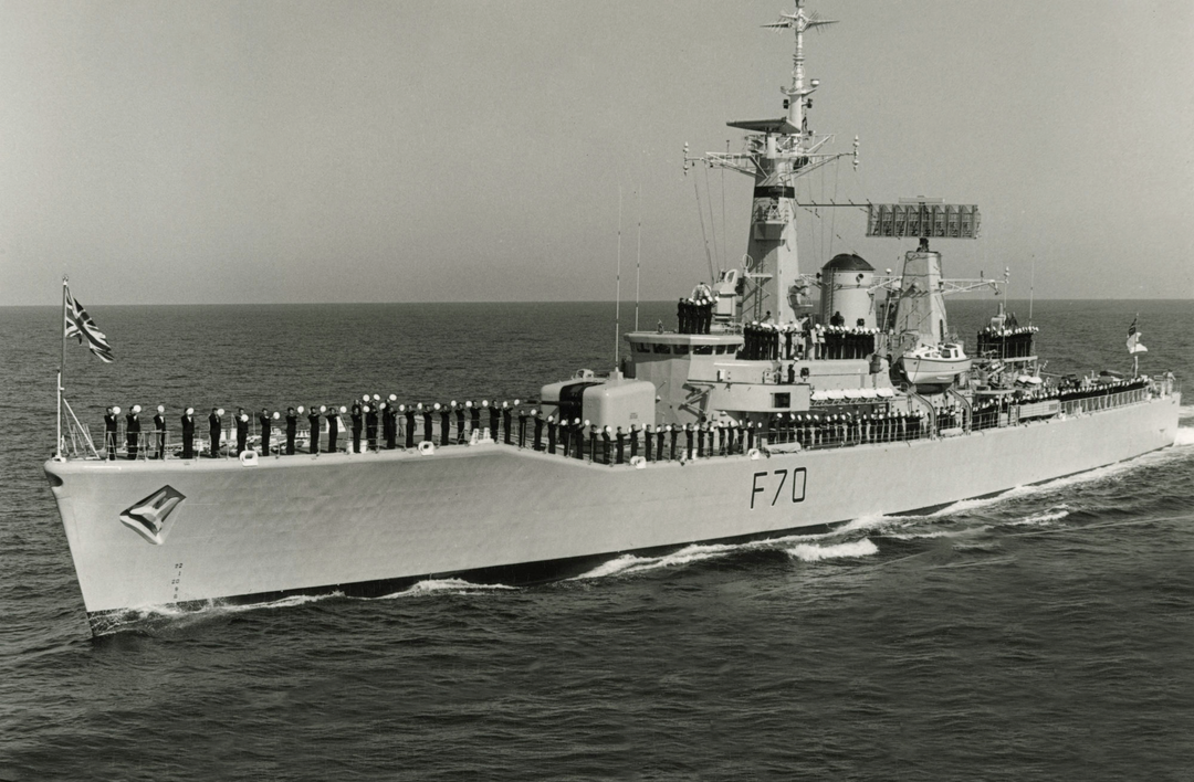 HMS Apollo F70 | Photo Print | Framed Print | Poster | Leander Class | Frigate | Royal Navy Hampshire Prints