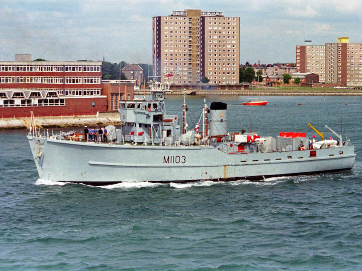 HMS Alfriston M1103 | Photo Print | Framed Print | Ton Class | Minesweeper | Royal Navy Hampshire Prints