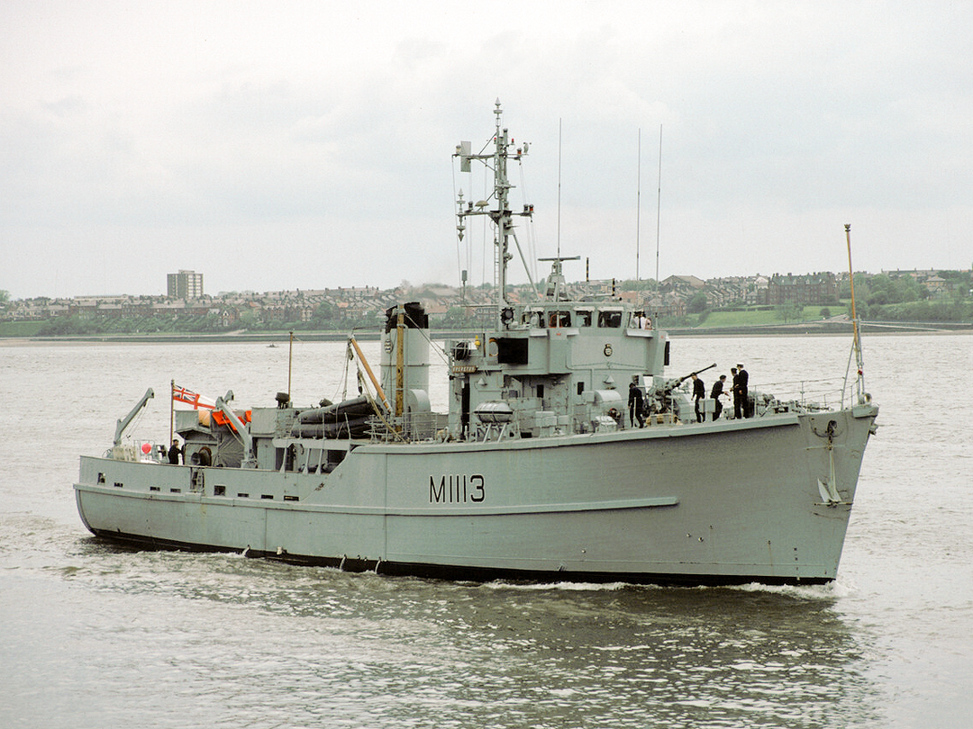 HMS Brereton (M1113) Royal Navy Ton Class Minesweeper Underway Photo Print Wall Art Decor Posters, Prints, & Visual Artwork Hampshire Prints 6 x 4 No Frame No