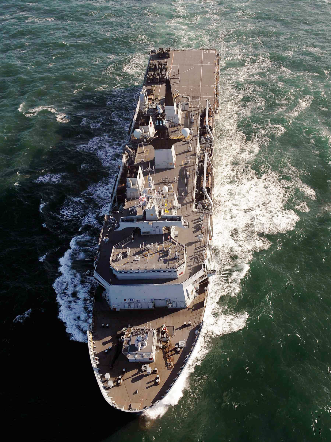 HMS Bulwark (L15) Royal Navy Albion Class Amphibious Ship From Above Photo Print Wall Art Decor Posters, Prints, & Visual Artwork Hampshire Prints 6 x 4 No Frame No