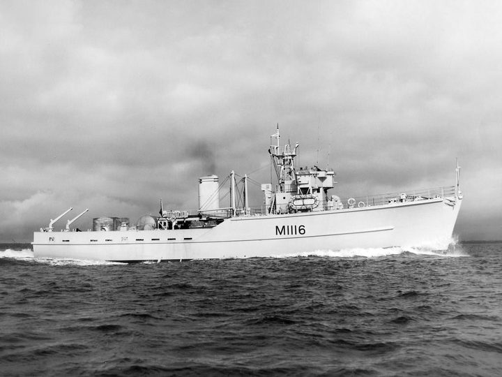 HMS Burnaston (M1116) Royal Navy Ton Class Minesweeper Starboard View Photo Print Wall Art Decor Posters, Prints, & Visual Artwork Hampshire Prints 6 x 4 No Frame No