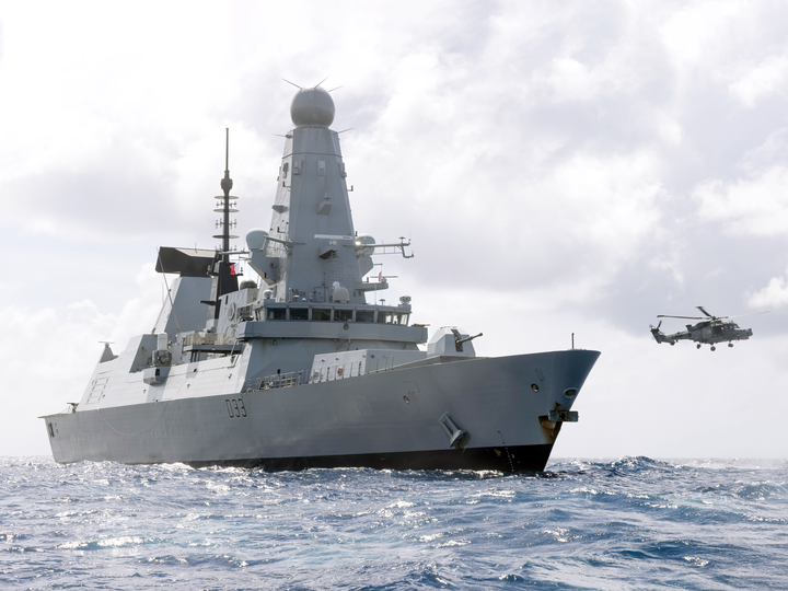 HMS Dauntless (D33) Royal Navy Type 45 Destroyer At Sea With Lynx Photo Print Wall Art Decor Posters, Prints, & Visual Artwork Hampshire Prints 6 x 4 No Frame No