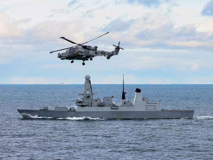 HMS Diamond (D34) Royal Navy Type 45 Destroyer With Wildcat Helicopter Photo Print Wall Art Decor Posters, Prints, & Visual Artwork Hampshire Prints 6 x 4 No Frame No