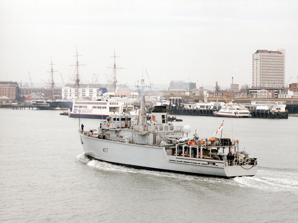HMS Chiddingfold M37 Hunt Class Minehunter March 1997