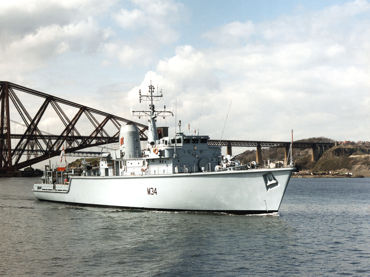 HMS Middleton M34 Hunt Class Mine Warfare Vessel March 1997 Firth of Forth Photo Print - Posters, Prints, & Visual Artwork - by Hampshire Prints (image 1 of 9)