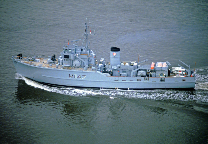 HMS Hubberston M1147 | Photo Print | Framed Print | Ton Class | Minesweeper | Royal Navy Posters, Prints, & Visual Artwork Hampshire Prints