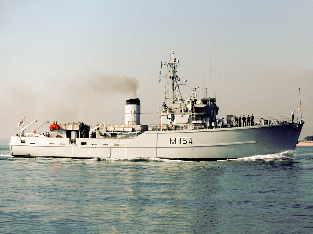HMS Kellington M1154 Ton Class Minesweeper September 1991 Photo Print - Posters, Prints, & Visual Artwork - by Hampshire Prints (image 1 of 9)