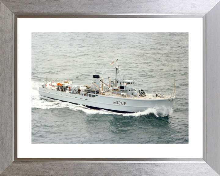 HMS Lewiston M1208 Ton Class Minesweeper Photo Print - Posters, Prints, & Visual Artwork - by Hampshire Prints (image 6 of 9)