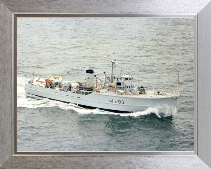 HMS Lewiston M1208 Ton Class Minesweeper Photo Print - Posters, Prints, & Visual Artwork - by Hampshire Prints (image 7 of 9)
