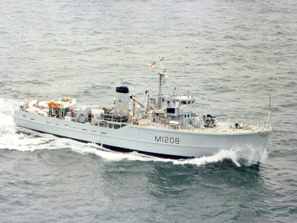 HMS Lewiston M1208 Ton Class Minesweeper Photo Print - Posters, Prints, & Visual Artwork - by Hampshire Prints (image 1 of 9)