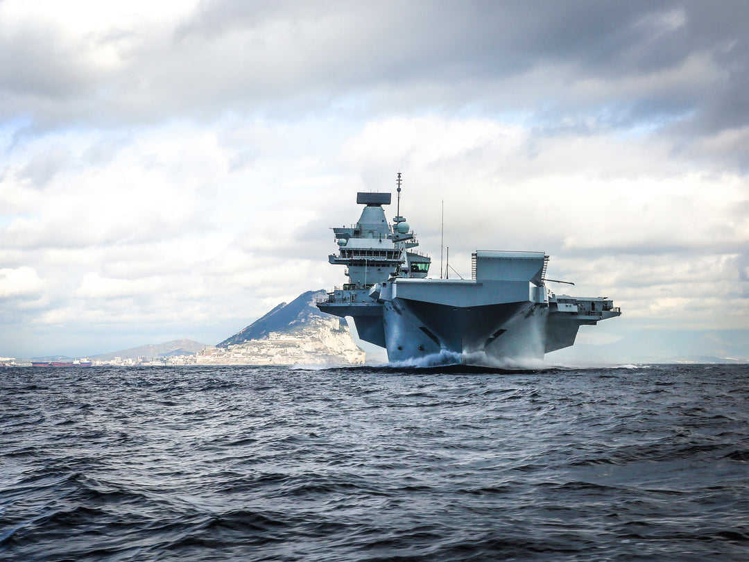 HMS Queen Elizabeth R08 | Photo Print | Framed Print | Queen Elizabeth Class | Aircraft Carrier | Royal Navy Hampshire Prints