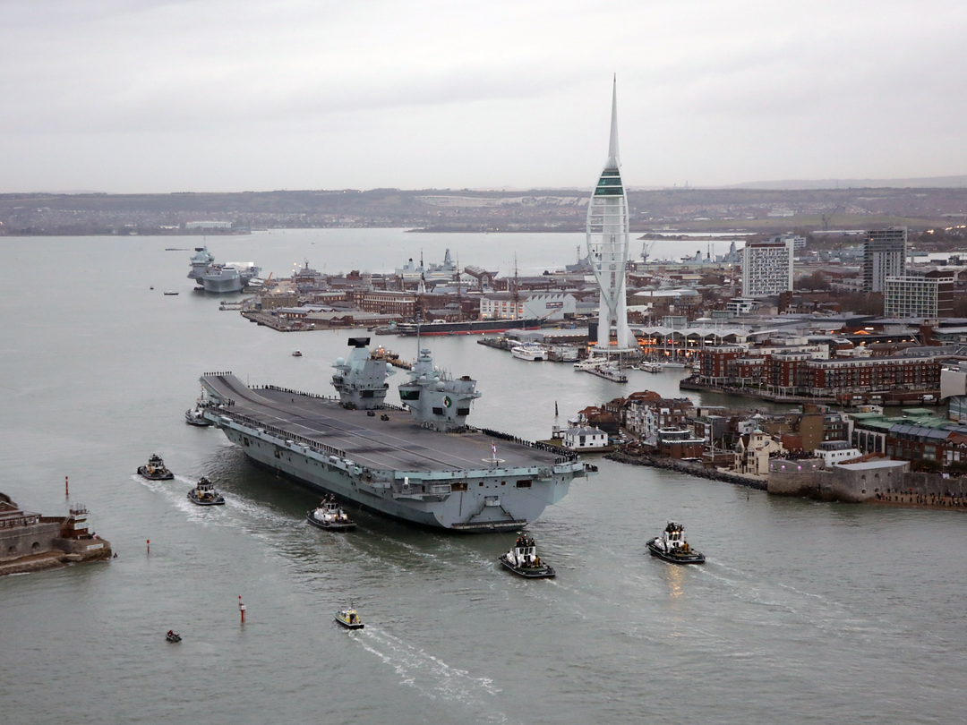 HMS Queen Elizabeth R08 | Photo Print | Framed Print | Queen Elizabeth Class | Aircraft Carrier | Royal Navy Hampshire Prints