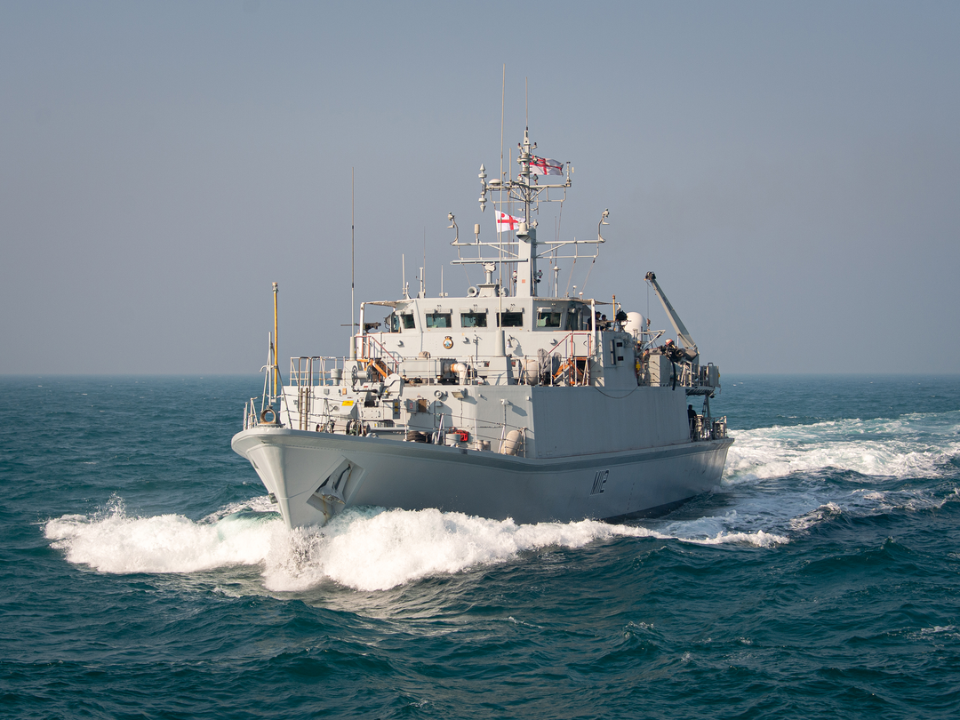 HMS Shoreham M112 Sandown Class Minehunter January 2021 Underway Photo Print - Posters, Prints, & Visual Artwork - by Hampshire Prints (image 1 of 9)
