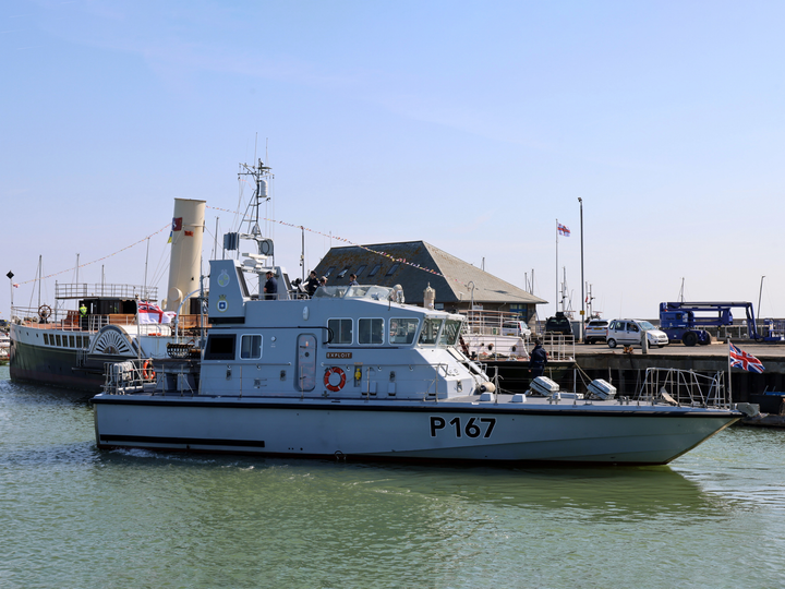 HMS Exploit (P167) Photo Print - Entering Harbour - Royal Navy Archer Class P2000 Patrol Vessel Hampshire Prints 6 x 4 No Frame No