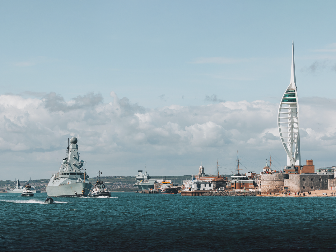 HMS Dauntless (D33) Royal Navy Type 45 Destroyer Leaving Portsmouth 2025 Photo Print Wall Art Decor Posters, Prints, & Visual Artwork Hampshire Prints 6 x 4 No Frame No