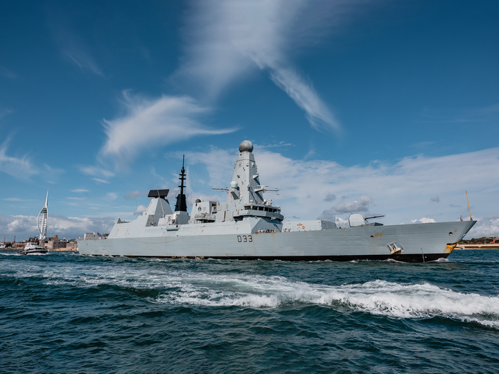 HMS Dauntless (D33) Photo Print - Exiting Portsmouth 2025 - Royal Navy Type 45 Destroyer Hampshire Prints 6 x 4 No Frame No
