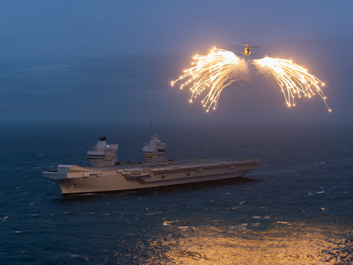 HMS Prince of Wales (R09) Photo Print - With Merlin - Royal Navy Queen Elizabeth Class Aircraft Carrier Hampshire Prints 6 x 4 No Frame No