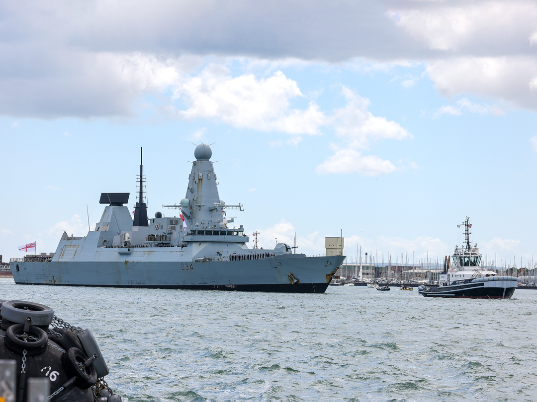 HMS Diamond (D34) Royal Navy Type 45 Destroyer Portsmouth Return Photo Print Wall Art Decor Posters, Prints, & Visual Artwork Hampshire Prints 6 x 4 No Frame No