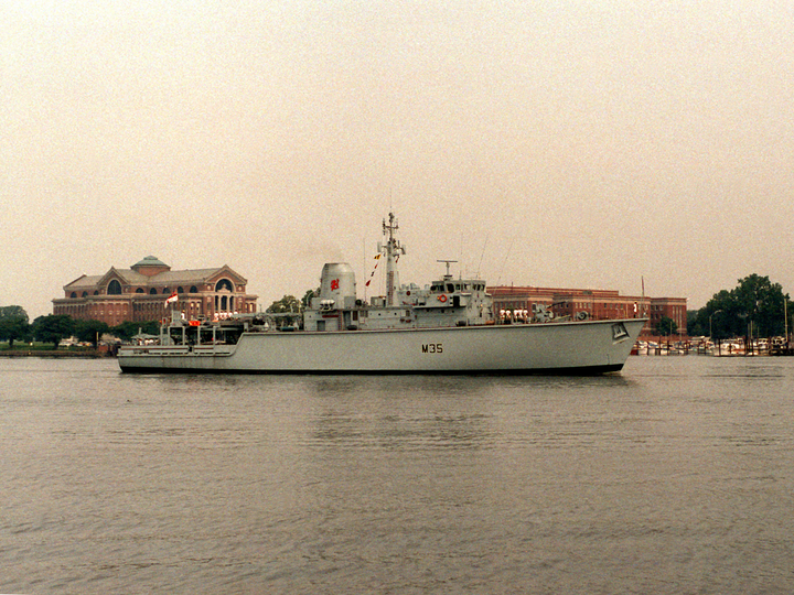 HMS Dulverton (M35) Photo Print - Washington - Royal Navy Hunt Class Mine Warfare Vessel Hampshire Prints 6 x 4 No Frame No