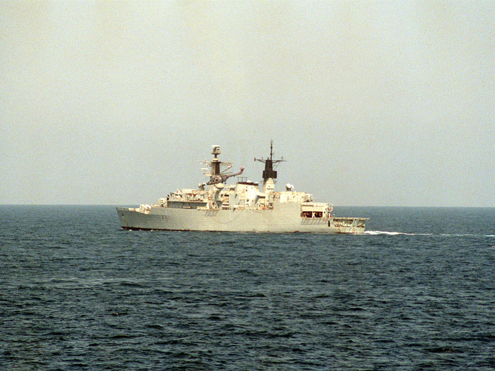 HMS Brazen (F91) Photo Print - Gulf Of Oman 1990 - Royal Navy Type 22 Frigate Hampshire Prints 6 x 4 No Frame No