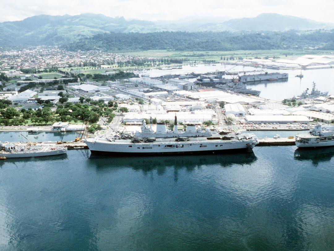 HMS Ark Royal (R07) Royal Navy Invincible Class Aircraft Carrier Subic Bay 1988 Photo Print Wall Art Decor Posters, Prints, & Visual Artwork Hampshire Prints 6 x 4 No Frame No