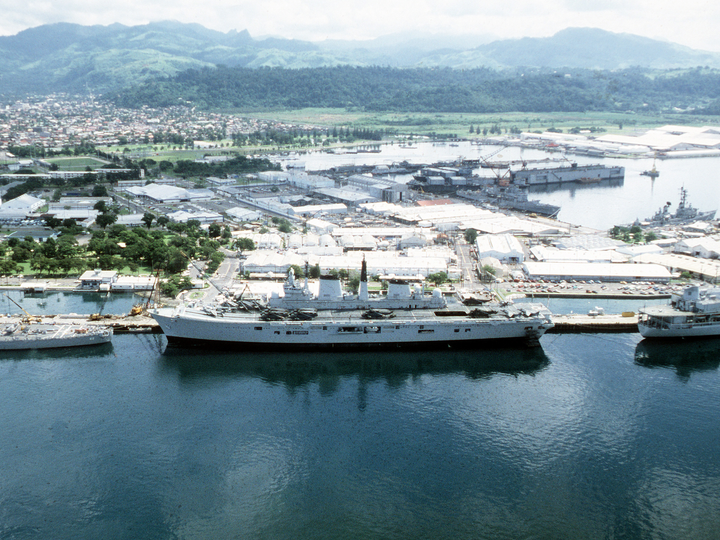 HMS Ark Royal (R07) Photo Print - Subic Bay 1988 - Royal Navy Invincible Class Aircraft Carrier Hampshire Prints 6 x 4 No Frame No
