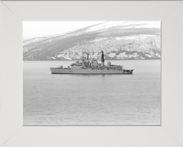 HMS Exeter D89 Type 42 Destroyer 19 March 1992
