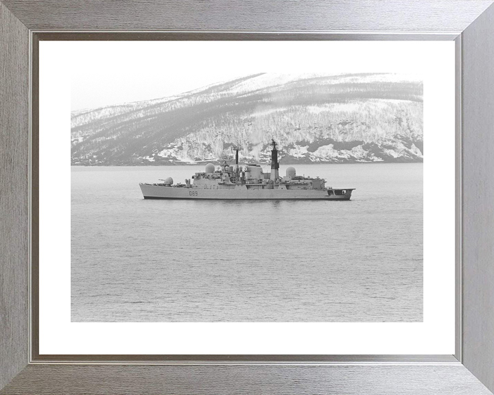HMS Exeter D89 Type 42 Destroyer 19 March 1992