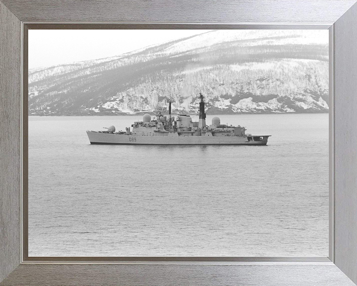 HMS Exeter D89 Type 42 Destroyer 19 March 1992