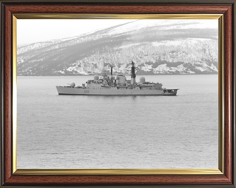 HMS Exeter D89 Type 42 Destroyer 19 March 1992
