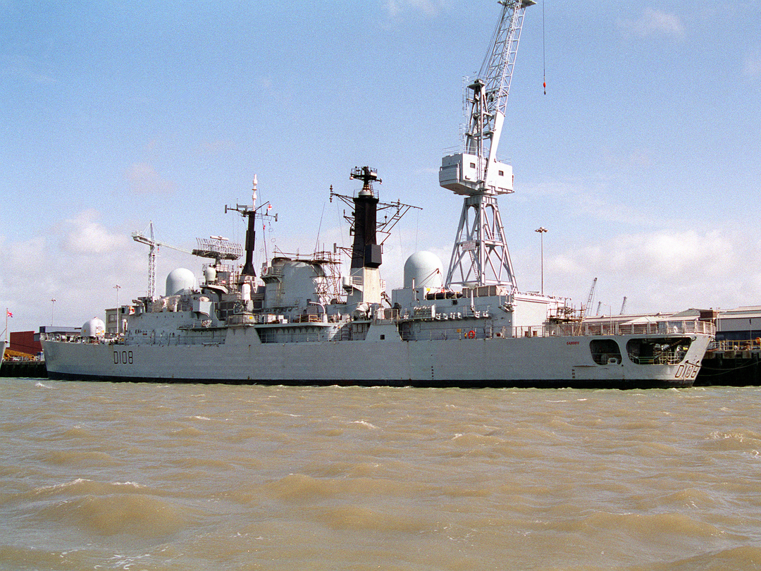 HMS Cardiff (D108) Royal Navy Type 42 Destroyer Portsmouth 1994 Photo Print Wall Art Decor Posters, Prints, & Visual Artwork Hampshire Prints 6 x 4 No Frame No