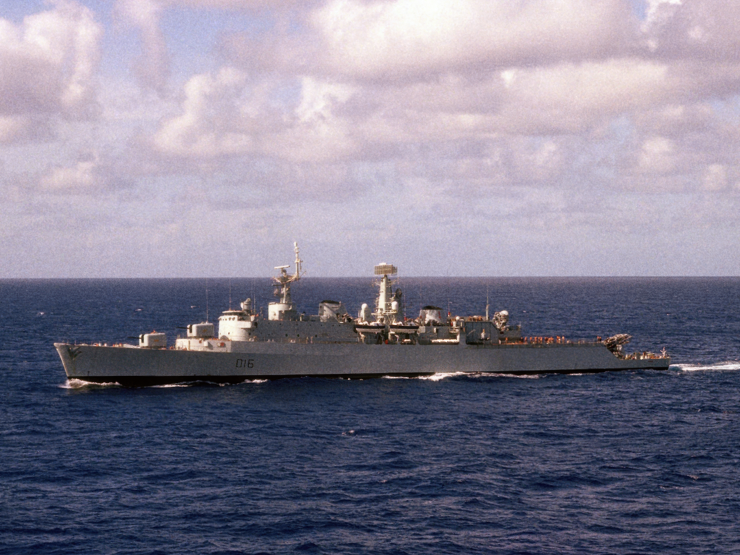 HMS London (D16) Photo Print - At Sea 1981 - Royal Navy County Class Destroyer Hampshire Prints 6 x 4 No Frame No