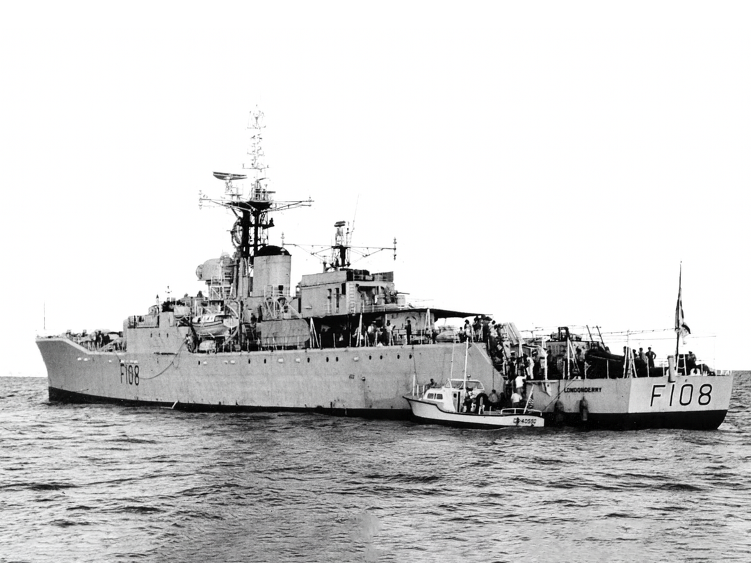 HMS Londonderry F108 Rothesay Class Frigate 1964 Photo Print - Posters, Prints, & Visual Artwork - by Hampshire Prints (image 1 of 9)