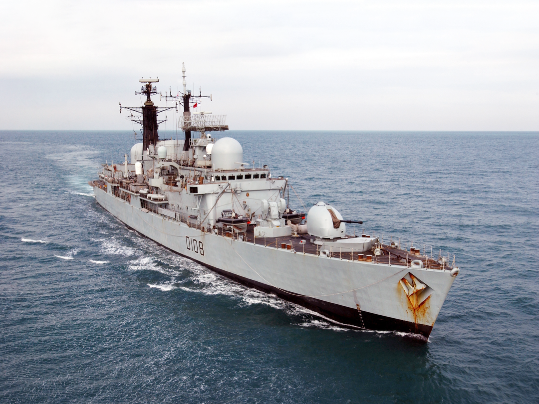 HMS Cardiff (D108) Royal Navy Type 42 Destroyer At Sea 2002 Photo Print Wall Art Decor Posters, Prints, & Visual Artwork Hampshire Prints 6 x 4 No Frame No