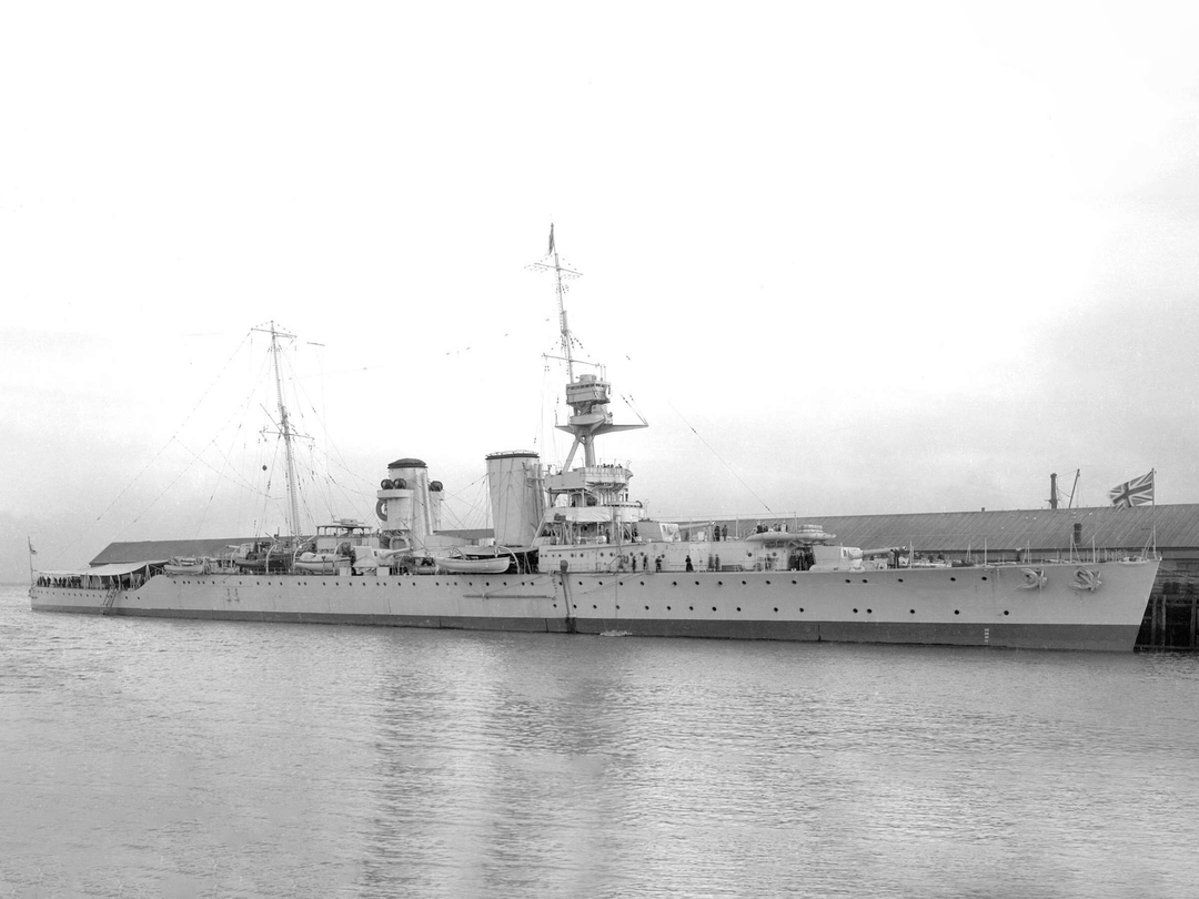HMS Raleigh (1919) Photo Print - Alongside 1921 - Royal Navy Hawkins Class Cruiser Hampshire Prints 6 x 4 No Frame No