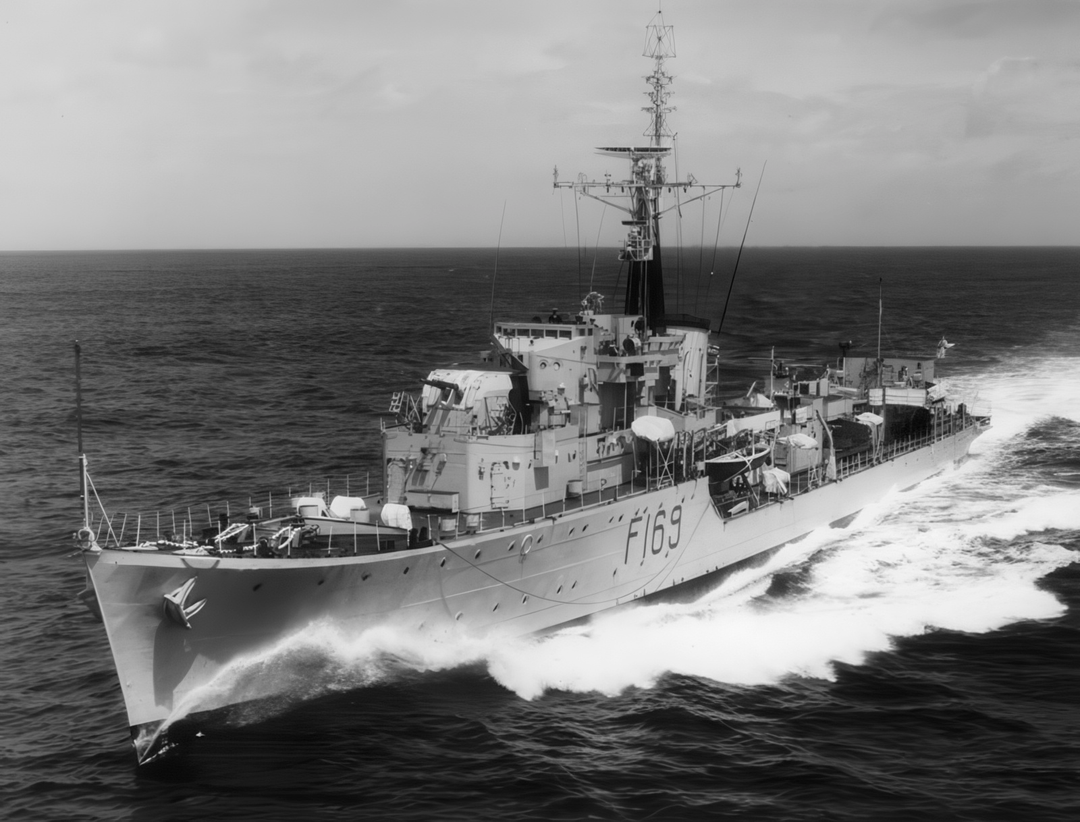HMS Paladin (F169) Photo Print - At Sea - Royal Navy Type 16 Frigate Hampshire Prints 6 x 4 No Frame No