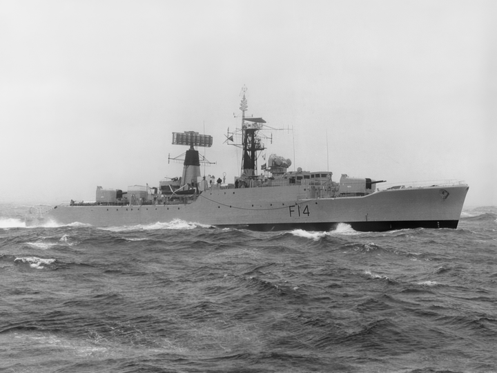 HMS Leopard (F14) Photo Print - At Sea 1973 - Royal Navy Leopard Class Frigate Hampshire Prints 6 x 4 No Frame No