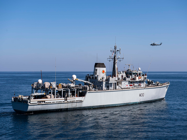 HMS Ledbury (M30) Photo Print - Persian Gulf 2020 - Royal Navy Hunt Class Minesweeper Hampshire Prints 6 x 4 No Frame No
