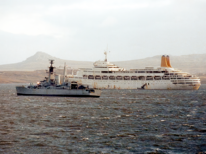 HMS Andromeda (F57) Royal Navy Leander Class Frigate Falklands 1982 Photo Print Wall Art Decor Posters, Prints, & Visual Artwork Hampshire Prints 6 x 4 No Frame No