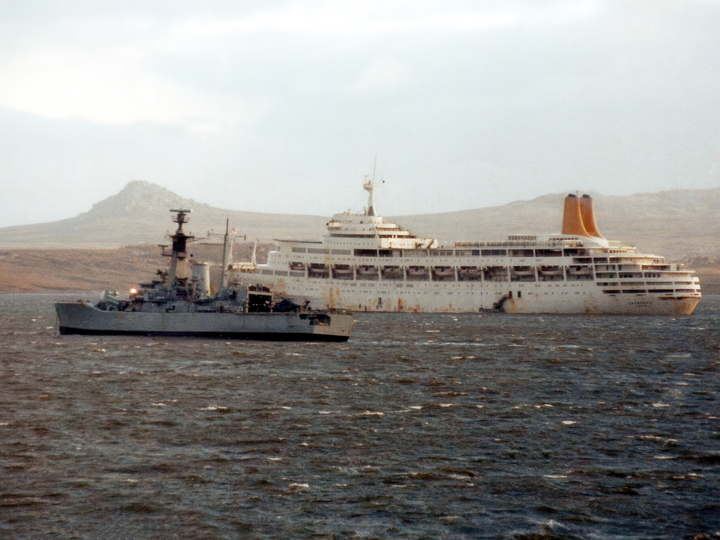 HMS Andromeda (F57) Photo Print - Falklands 1982 - Royal Navy Leander Class Frigate Hampshire Prints 6 x 4 No Frame No