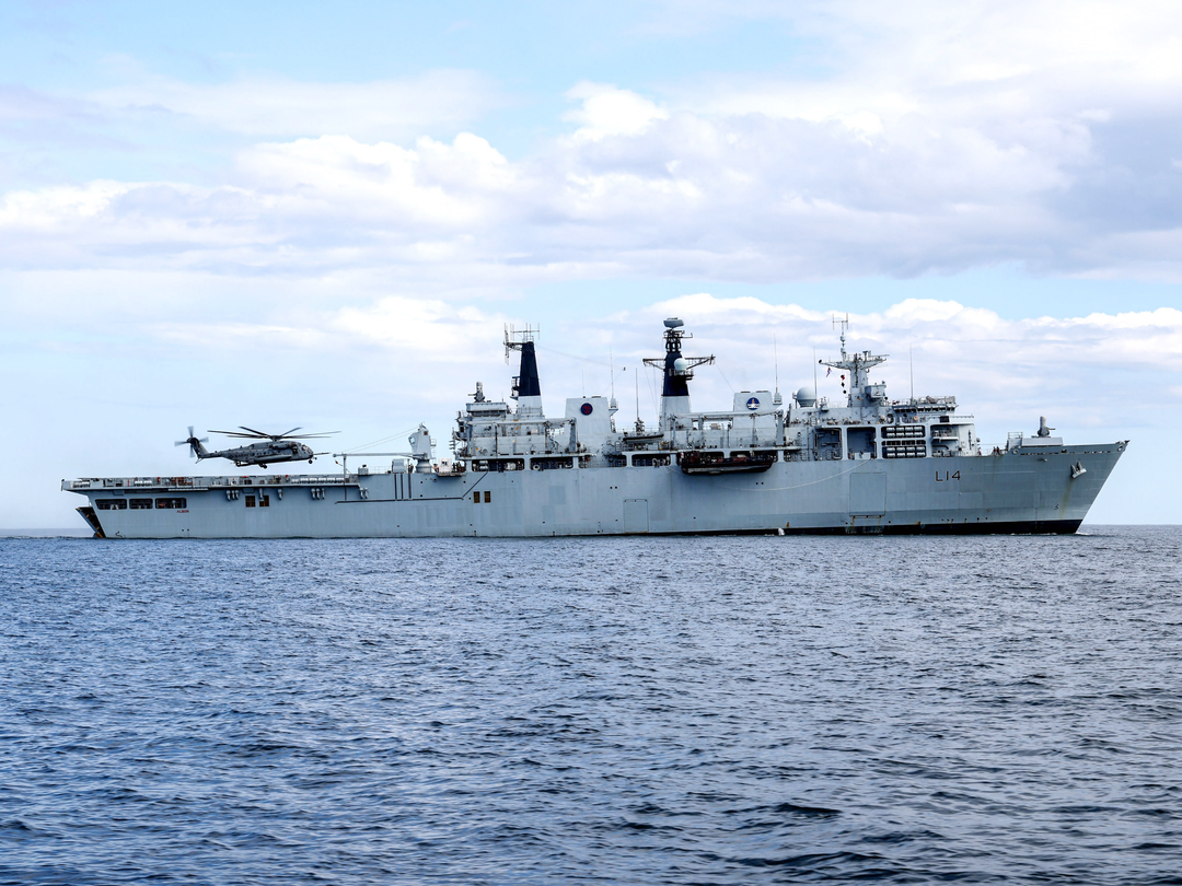 HMS Albion (L14) Royal Navy Albion Class Amphibious Ship Starboard Beam 2021 Photo Print Wall Art Naval Decor Posters, Prints, & Visual Artwork Hampshire Prints 6 x 4 No Frame No