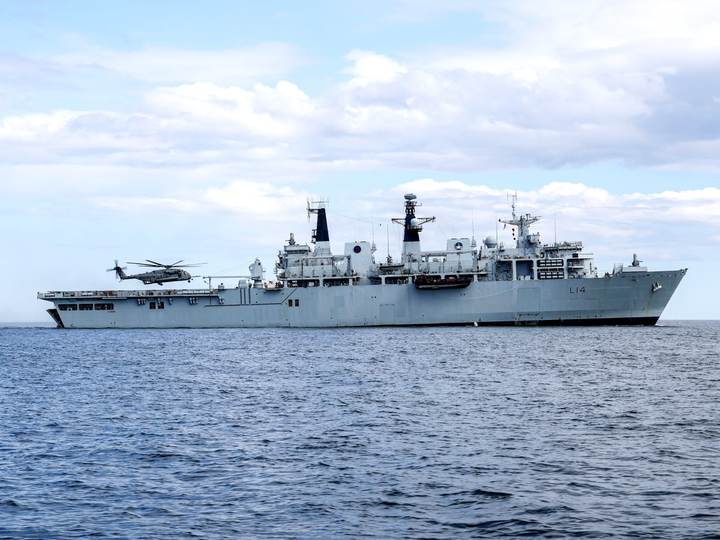 HMS Albion (L14) Royal Navy Albion Class Amphibious Ship Starboard Beam 2021 Photo Print Wall Art Naval Decor Posters, Prints, & Visual Artwork Hampshire Prints 6 x 4 No Frame No