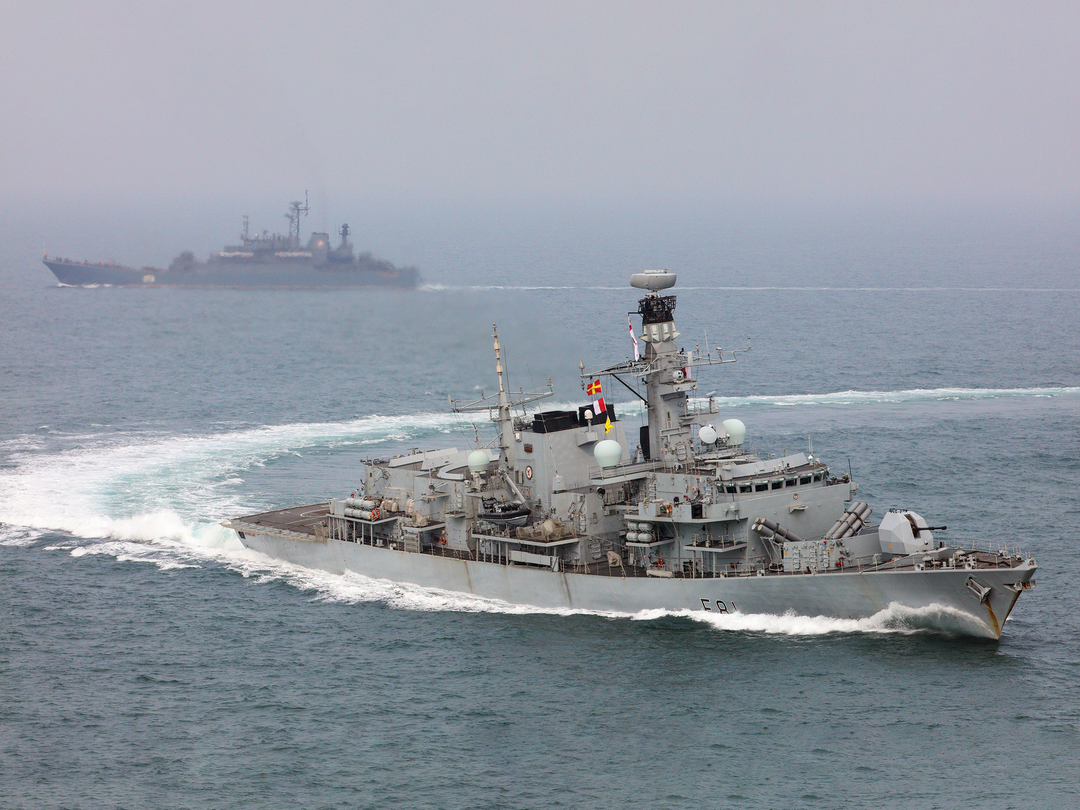 HMS Sutherland (F81) Photo Print - With Russian Warship 2016 - Royal Navy Type 23 Frigate Hampshire Prints 6 x 4 No Frame No