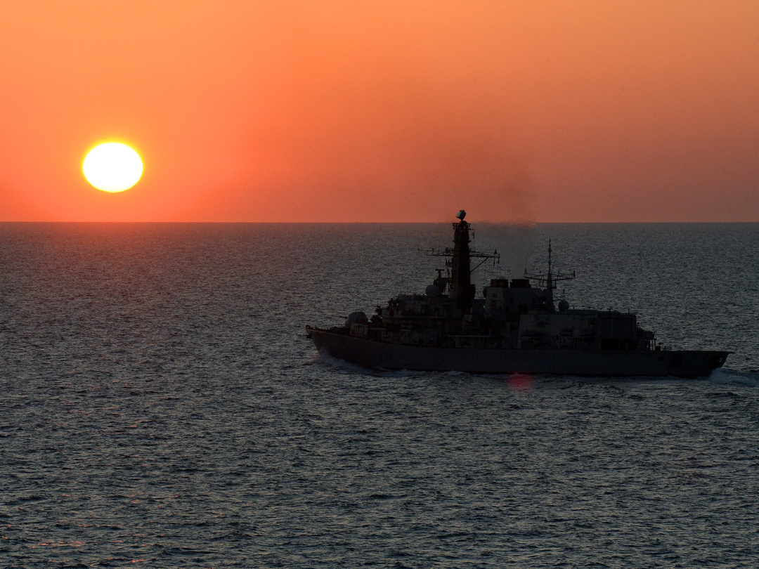 HMS Iron Duke (F234) Photo Print - Sunset Silhouette 2014 - Royal Navy Type 23 Frigate Hampshire Prints 6 x 4 No Frame No