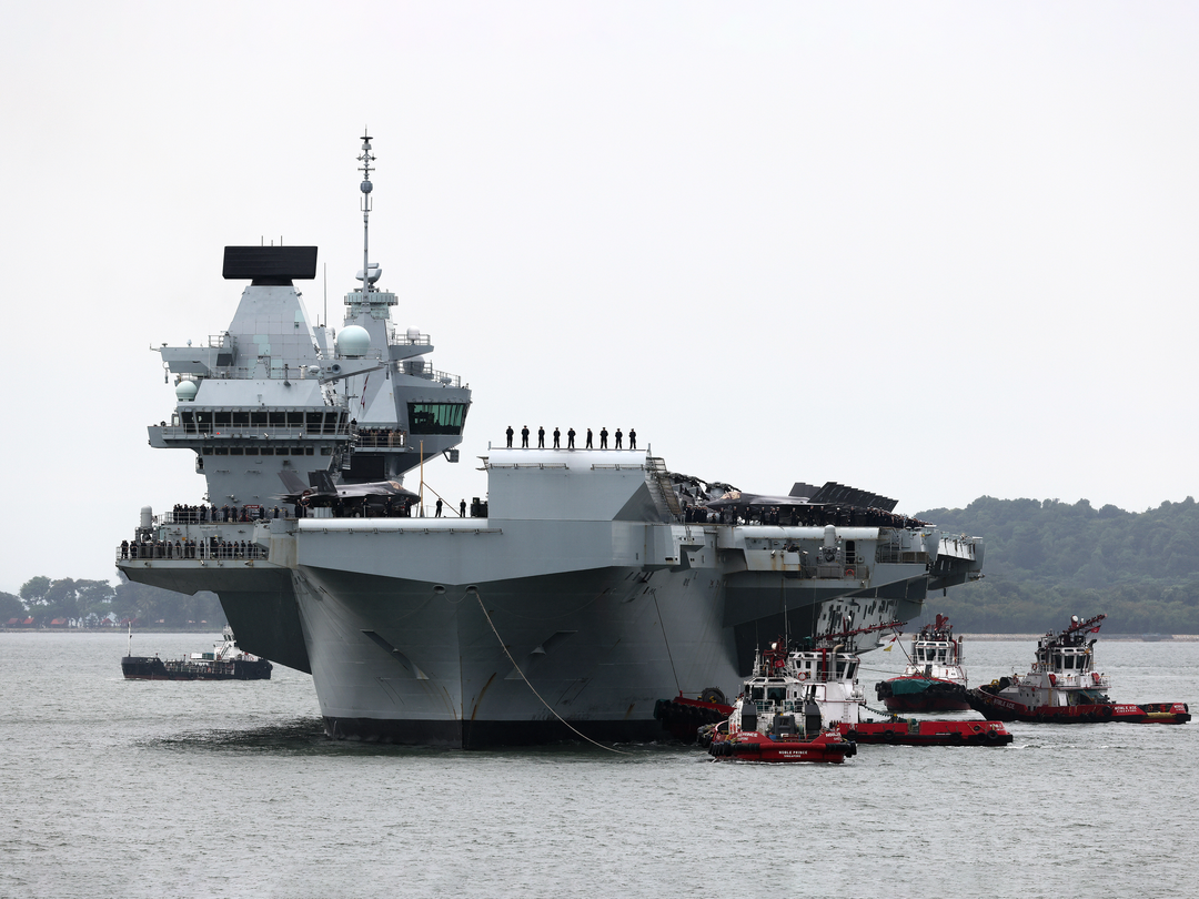 HMS Prince of Wales (R09) Photo Print - Enters Singapore 2025 - Royal Navy Queen Elizabeth Class Aircraft Carrier Hampshire Prints 6 x 4 No Frame No