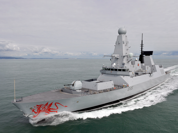 HMS Dragon (D35) Royal Navy Type 45 Destroyer At Speed 2011 Photo Print Wall Art Decor Posters, Prints, & Visual Artwork Hampshire Prints 6 x 4 No Frame No