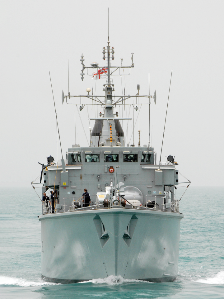 HMS Atherstone (M38) Royal Navy Hunt Class Mine Warfare Vessel At Sea 2009 Warship Photo Print Wall Art Decor Posters, Prints, & Visual Artwork Hampshire Prints 6 x 4 No Frame No