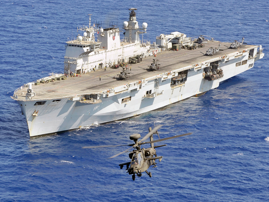 HMS Ocean (L12) Photo Print - With Apache 2011 - Royal Navy Landing Platform Helicopter Hampshire Prints 6 x 4 No Frame No