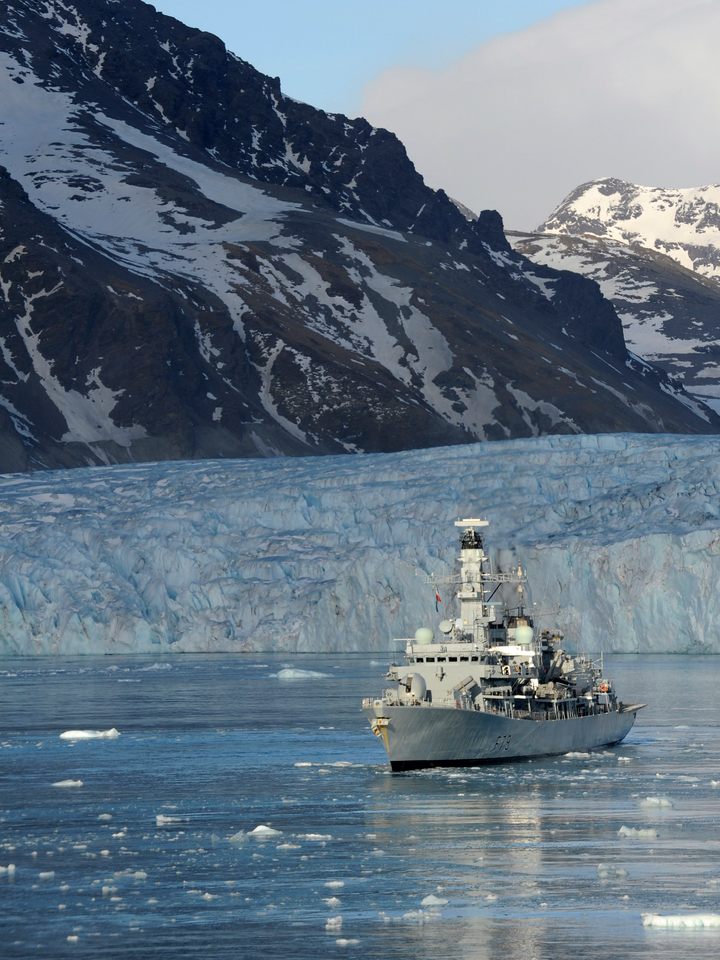 HMS Portland (F79) Photo Print - South Georgia 2010 - Royal Navy Type 23 Frigate Hampshire Prints 6 x 4 No Frame No