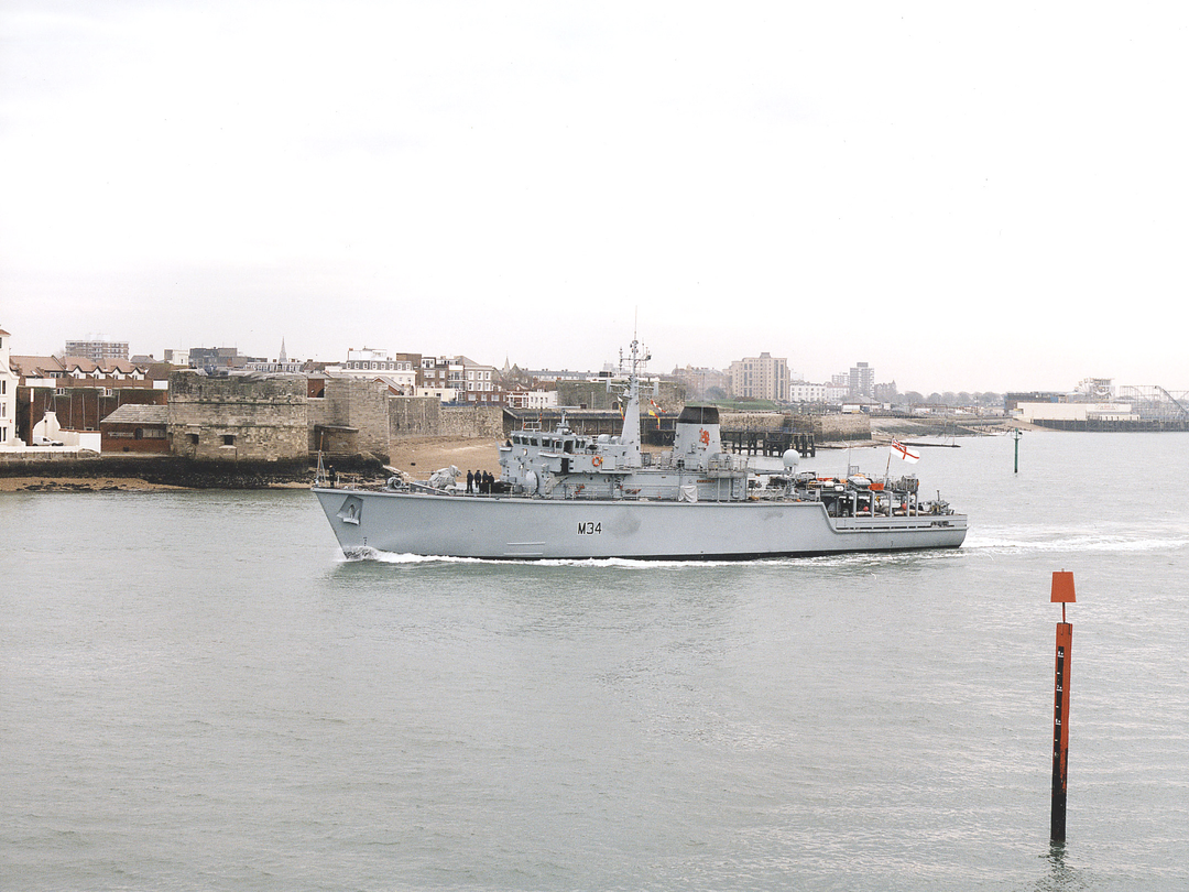 HMS Middleton M34 Hunt Class Mine Warfare Vessel March 1997 Portsmouth Photo Print - Posters, Prints, & Visual Artwork - by Hampshire Prints (image 1 of 9)